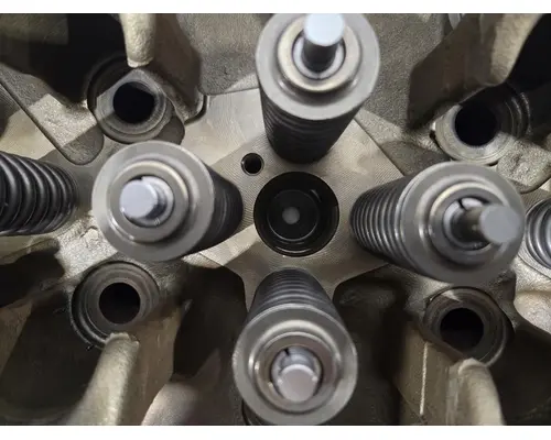 CUMMINS ISX Cylinder Head