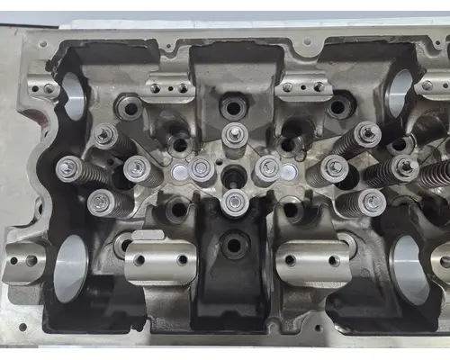 CUMMINS ISX Cylinder Head