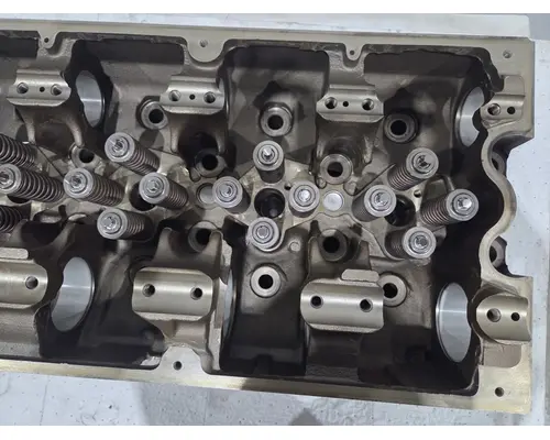 CUMMINS ISX Cylinder Head
