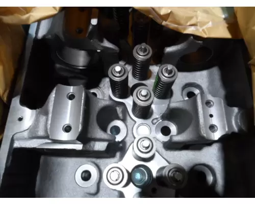 CUMMINS ISX Cylinder Head