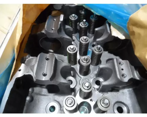 CUMMINS ISX Cylinder Head