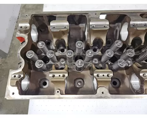 CUMMINS ISX Engine Cylinder Head