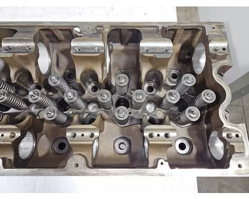 CUMMINS ISX Engine Cylinder Head