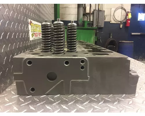 CUMMINS L10 Celect Cylinder Head