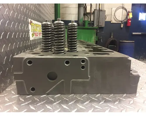 CUMMINS L10 Mechanical Cylinder Head