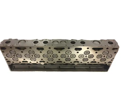 CUMMINS L10 Cylinder Head