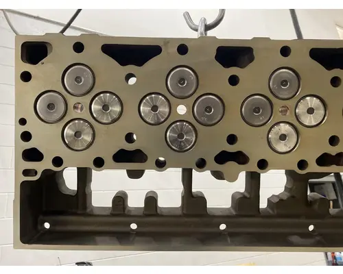 CUMMINS L10 Cylinder Head