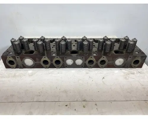 CUMMINS L10 Cylinder Head