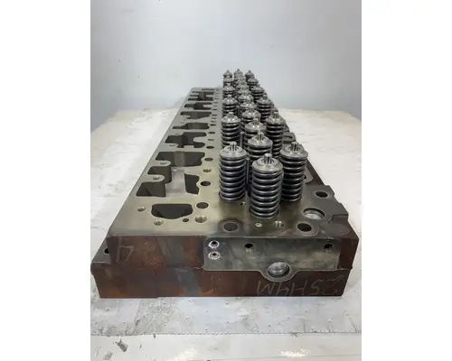 CUMMINS L10 Cylinder Head
