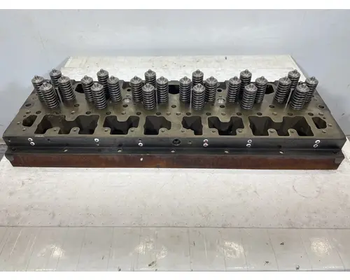 CUMMINS L10 Cylinder Head
