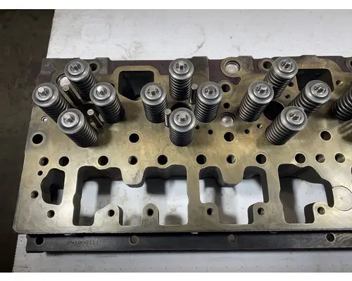 CUMMINS L10 Cylinder Head