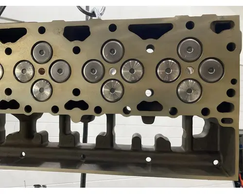 CUMMINS L10 Cylinder Head
