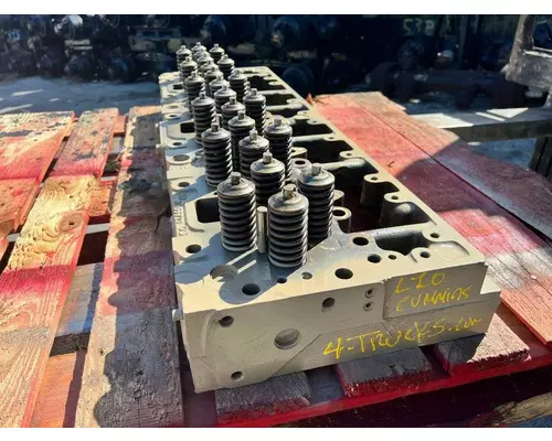 CUMMINS L10 Cylinder Head