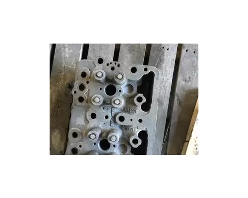 CUMMINS L10 Cylinder Head