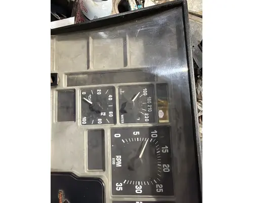 CUMMINS L10 Instrument Cluster