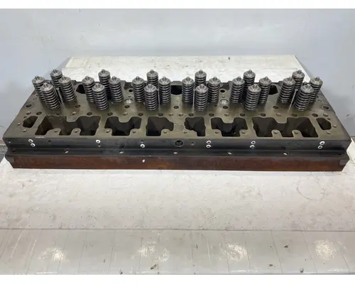 CUMMINS M11 Celect Plus Cylinder Head