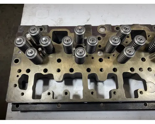 CUMMINS M11 Celect Plus Cylinder Head