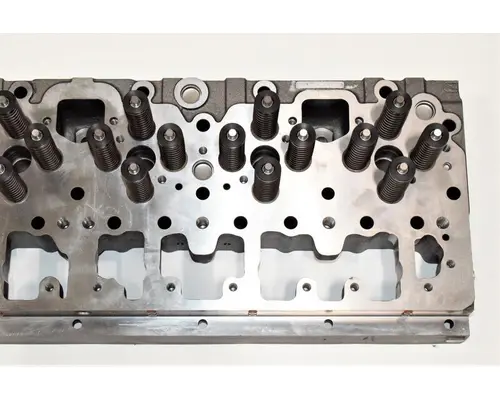 CUMMINS M11 Cylinder Head