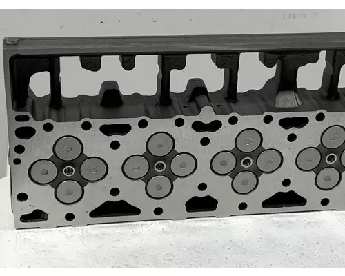 CUMMINS M11 Cylinder Head