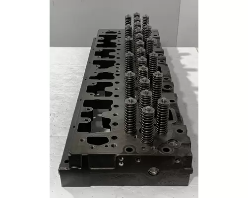 CUMMINS M11 Cylinder Head