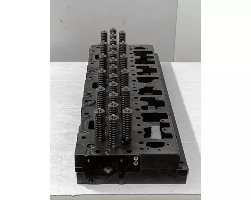 CUMMINS M11 Cylinder Head