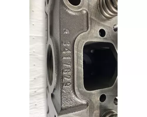 CUMMINS M11 Cylinder Head