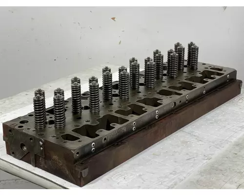 CUMMINS M11 Cylinder Head