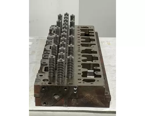 CUMMINS M11 Cylinder Head