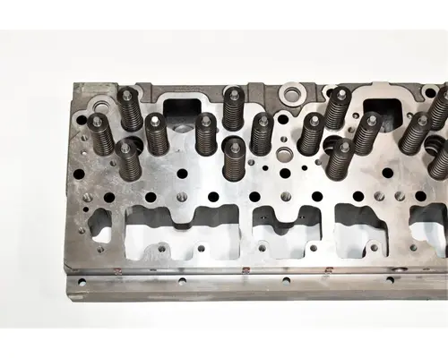 CUMMINS M11 Cylinder Head