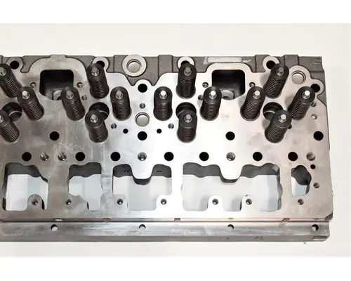 CUMMINS M11 Cylinder Head