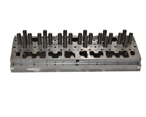 CUMMINS M11 Cylinder Head