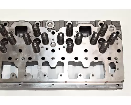 CUMMINS M11 Engine Cylinder Head