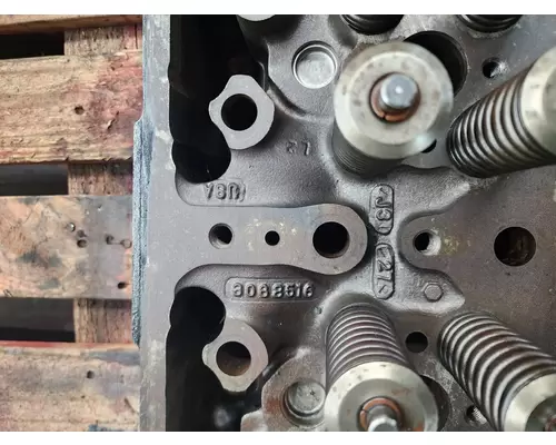 CUMMINS N14 CELECT Cylinder Head