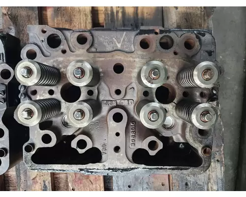 CUMMINS N14 CELECT Cylinder Head