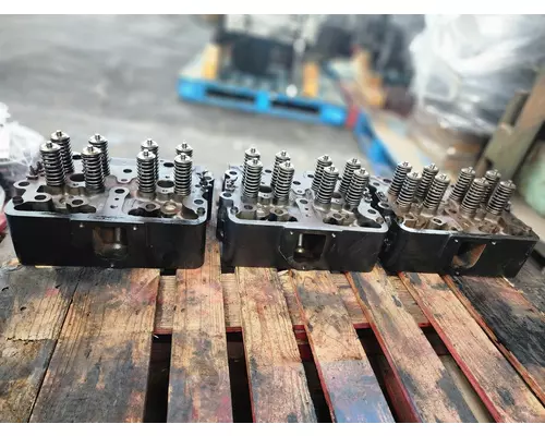 CUMMINS N14 CELECT Cylinder Head