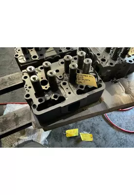 CUMMINS N14 CELECT Cylinder Head