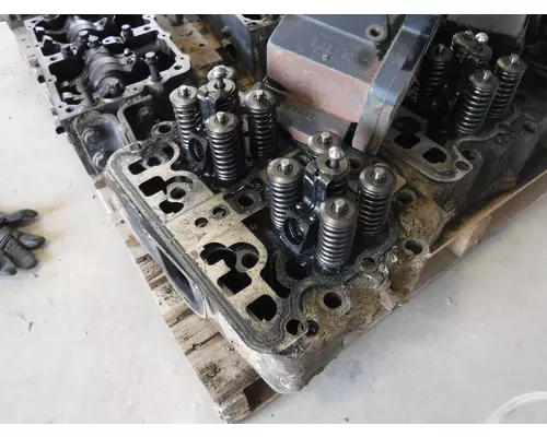 CUMMINS N14 CELECT Cylinder Head