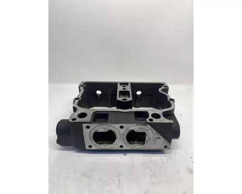 CUMMINS N14 Celect Plus Valve Cover Base