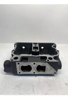 CUMMINS N14 Celect Plus Valve Cover Base