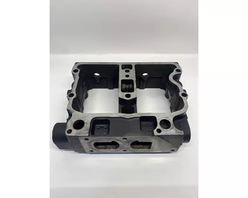 CUMMINS N14 Celect Plus Valve Cover Base