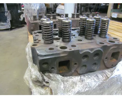 CUMMINS N14 Cylinder Head