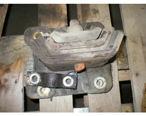 CUMMINS N14 Engine Mounts