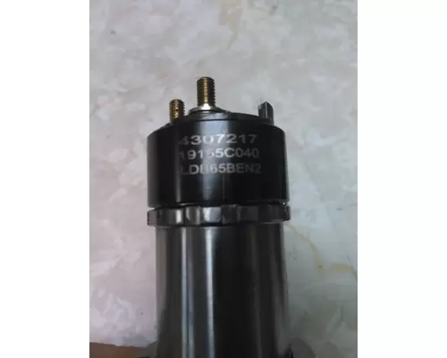 CUMMINS QSX15 FUEL INJECTOR