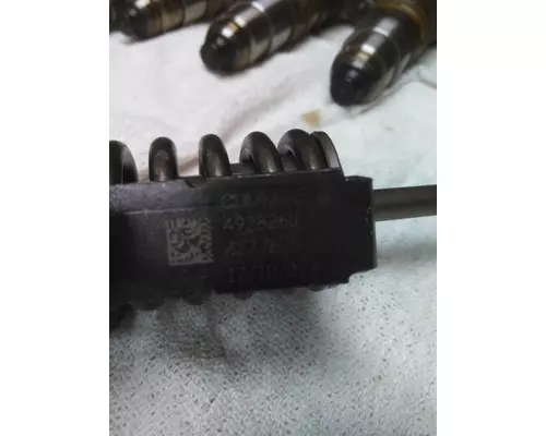 CUMMINS QSX15 FUEL INJECTOR