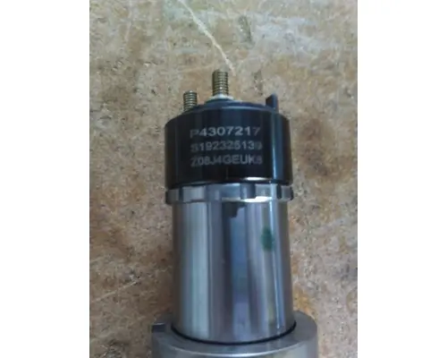 CUMMINS QSX15 FUEL INJECTOR
