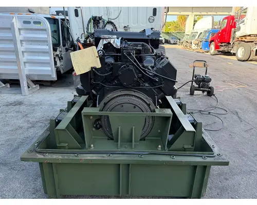 CUMMINS V903 Engine Assembly