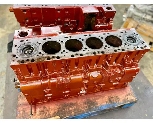 CUMMINS  Cylinder Block
