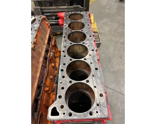 CUMMINS  Cylinder Block
