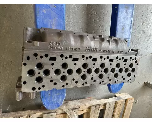 CUMMINS  Cylinder Head