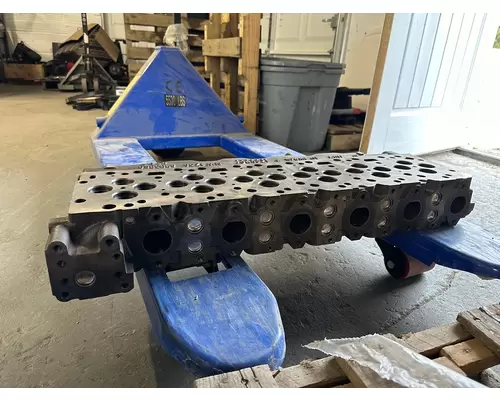 CUMMINS  Cylinder Head